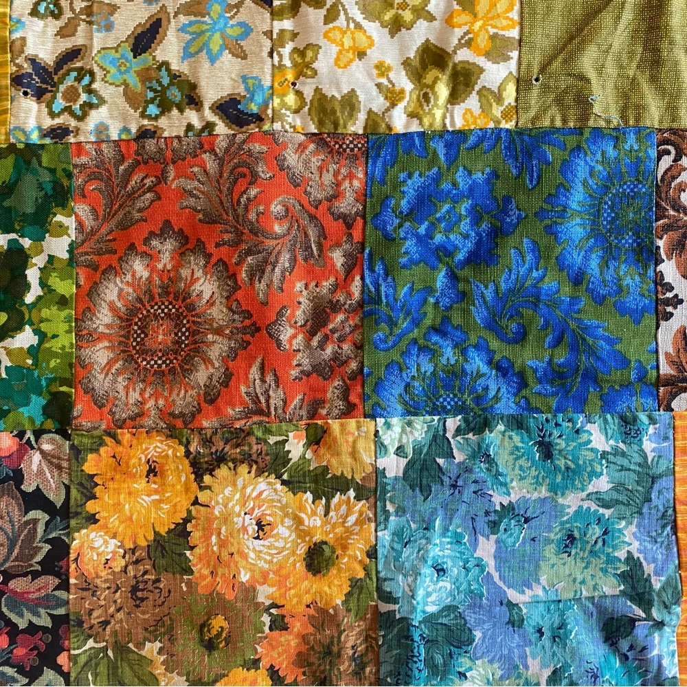 Double Sided Quilted Blanket - Picture 10 of 12